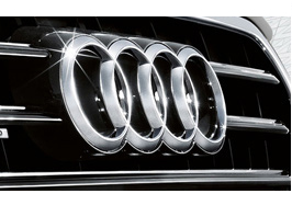nowe logo Audi na samochodzie